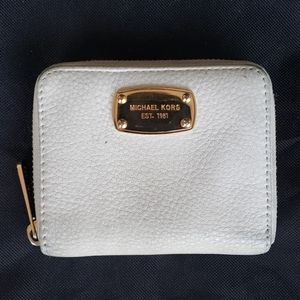 White Michael Kors Wallet